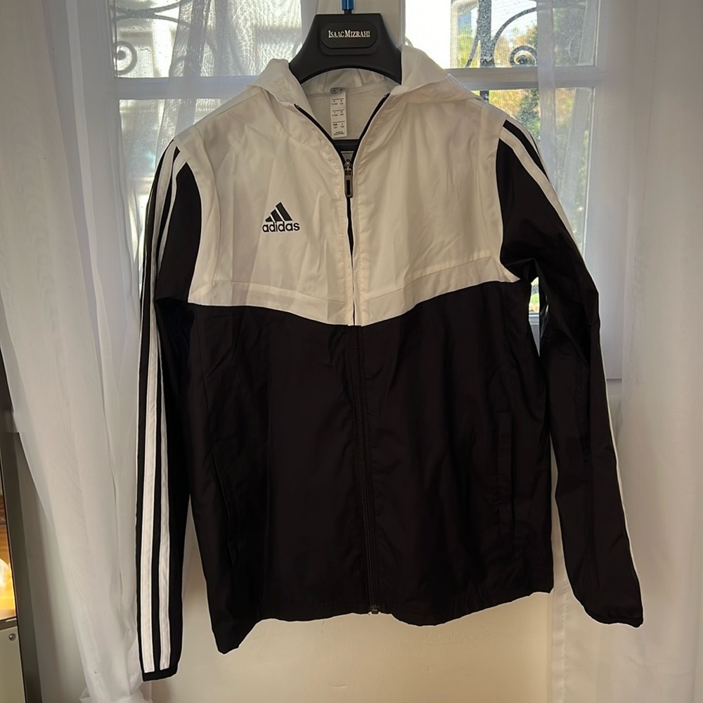 Adidas kids rain jacket/windbreaker. Size 9/10 small.